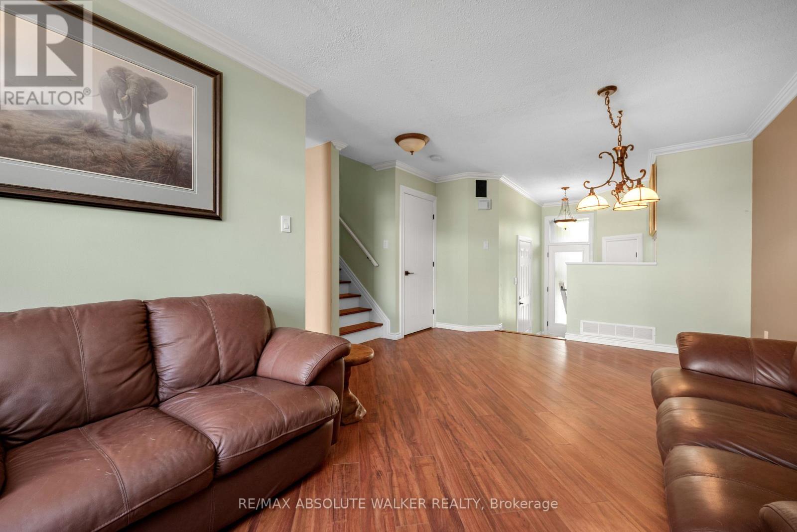 3 Bed, 2 Bath House for Sale in Ottawa – 1824 HENNESSY CRESCENT, Ottawa – MLS# X13432118 - Image 10