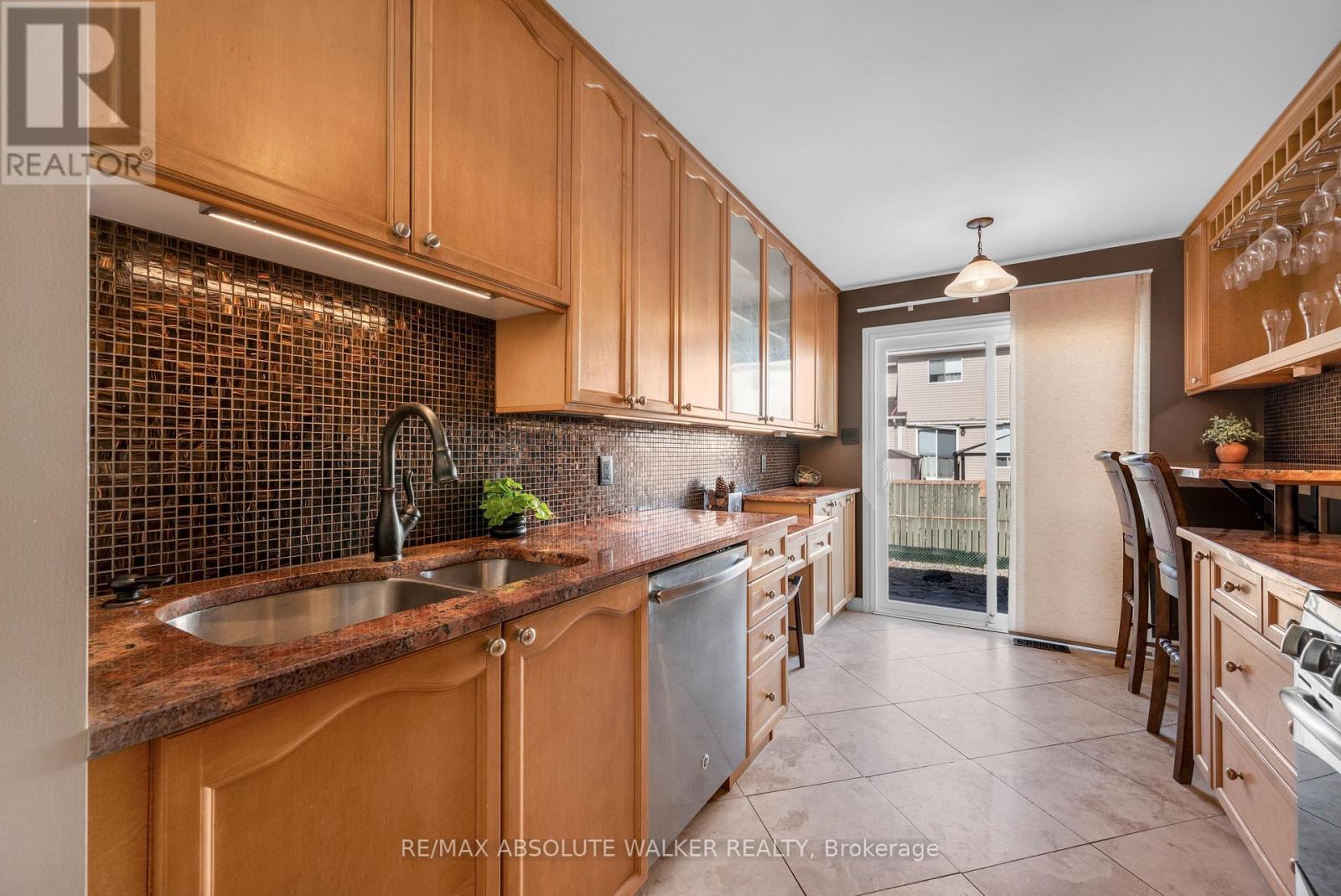 3 Bed, 2 Bath House for Sale in Ottawa – 1824 HENNESSY CRESCENT, Ottawa – MLS# X13432118 - Image 16