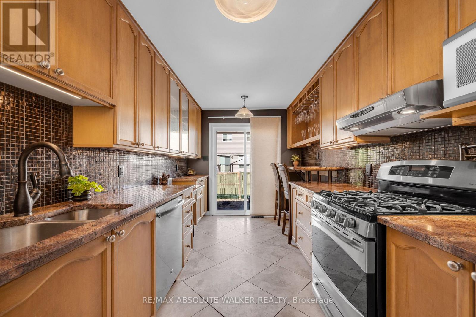 3 Bed, 2 Bath House for Sale in Ottawa – 1824 HENNESSY CRESCENT, Ottawa – MLS# X13432118 - Image 20