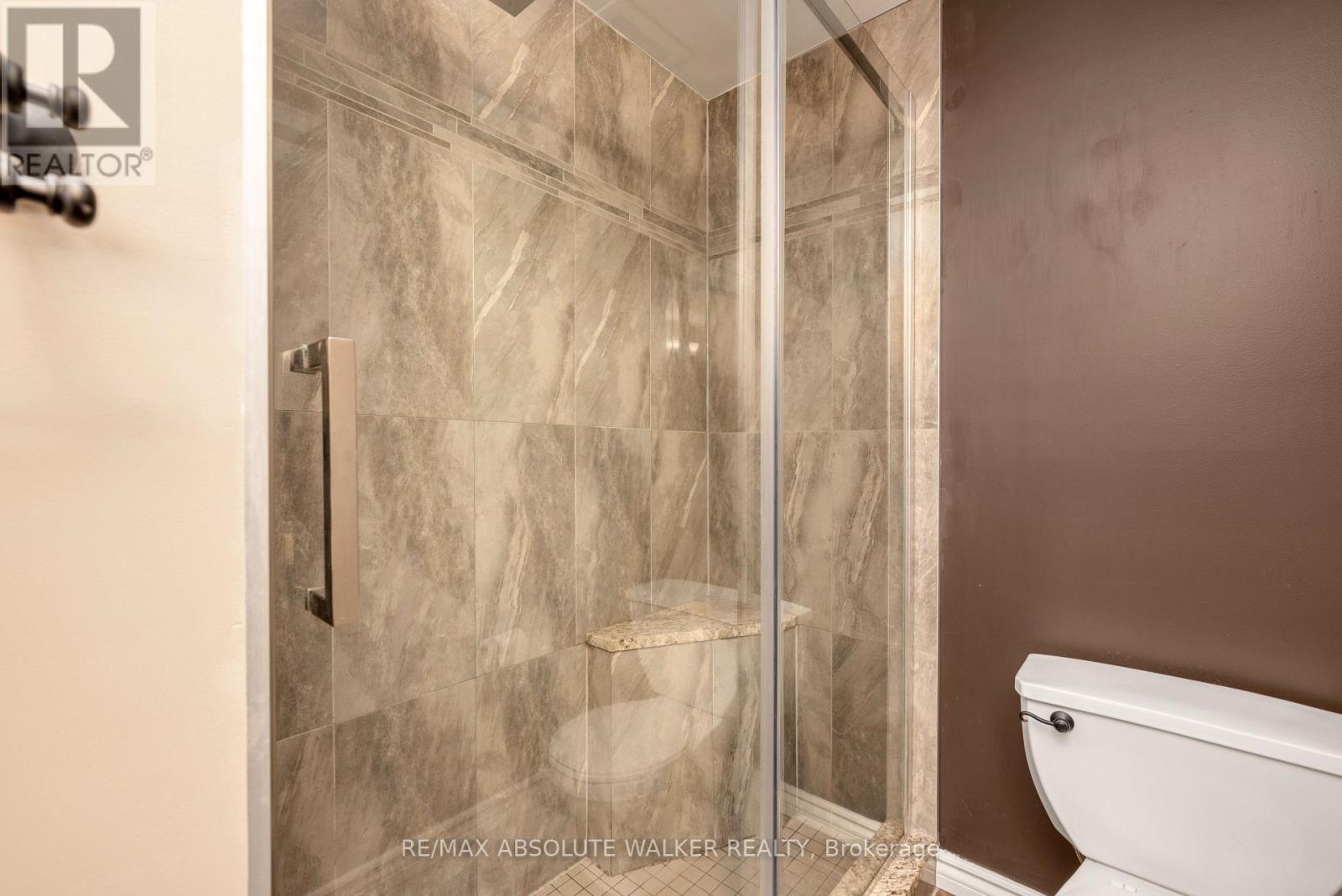 3 Bed, 2 Bath House for Sale in Ottawa – 1824 HENNESSY CRESCENT, Ottawa – MLS# X13432118 - Image 31
