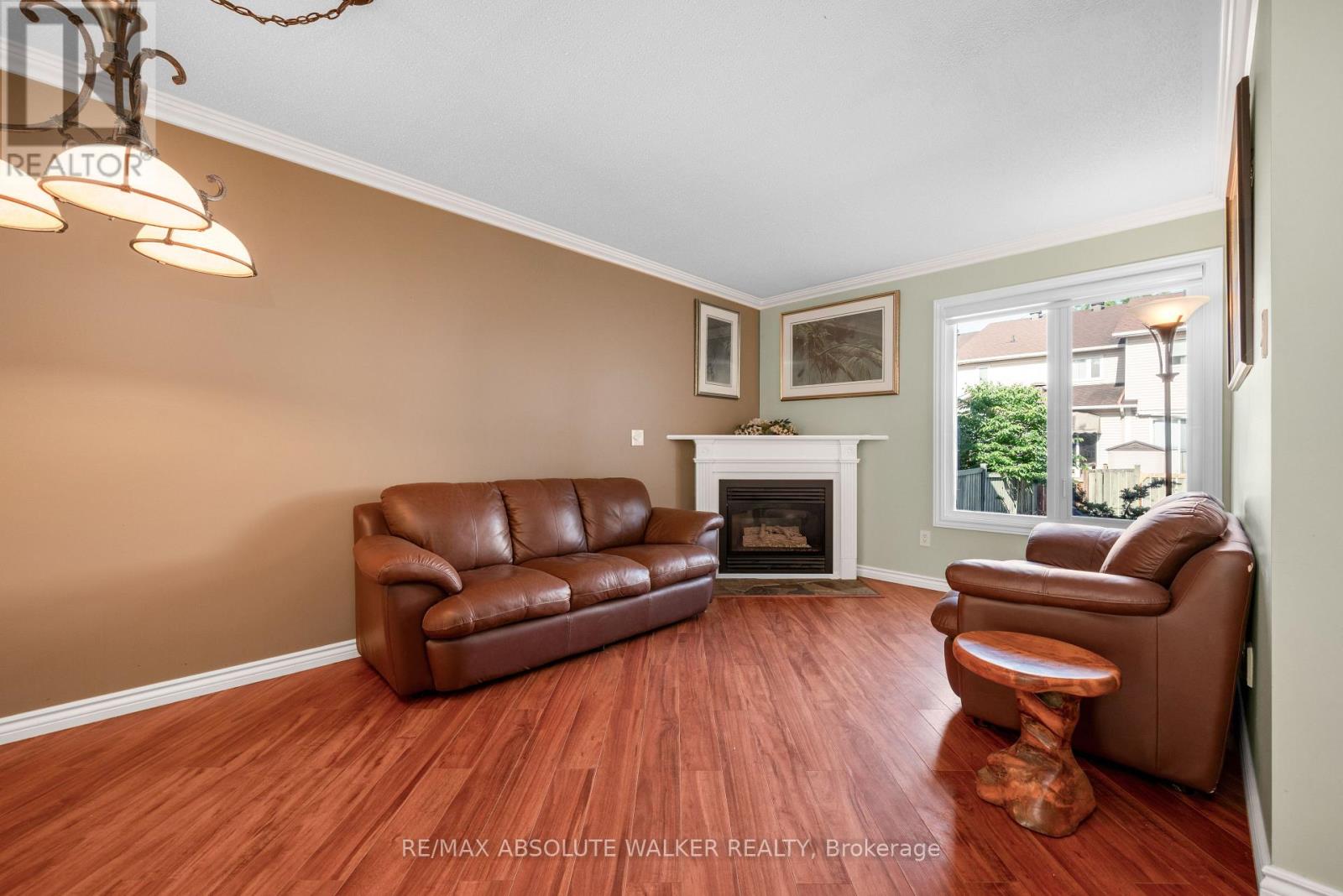 3 Bed, 2 Bath House for Sale in Ottawa – 1824 HENNESSY CRESCENT, Ottawa – MLS# X13432118 - Image 7