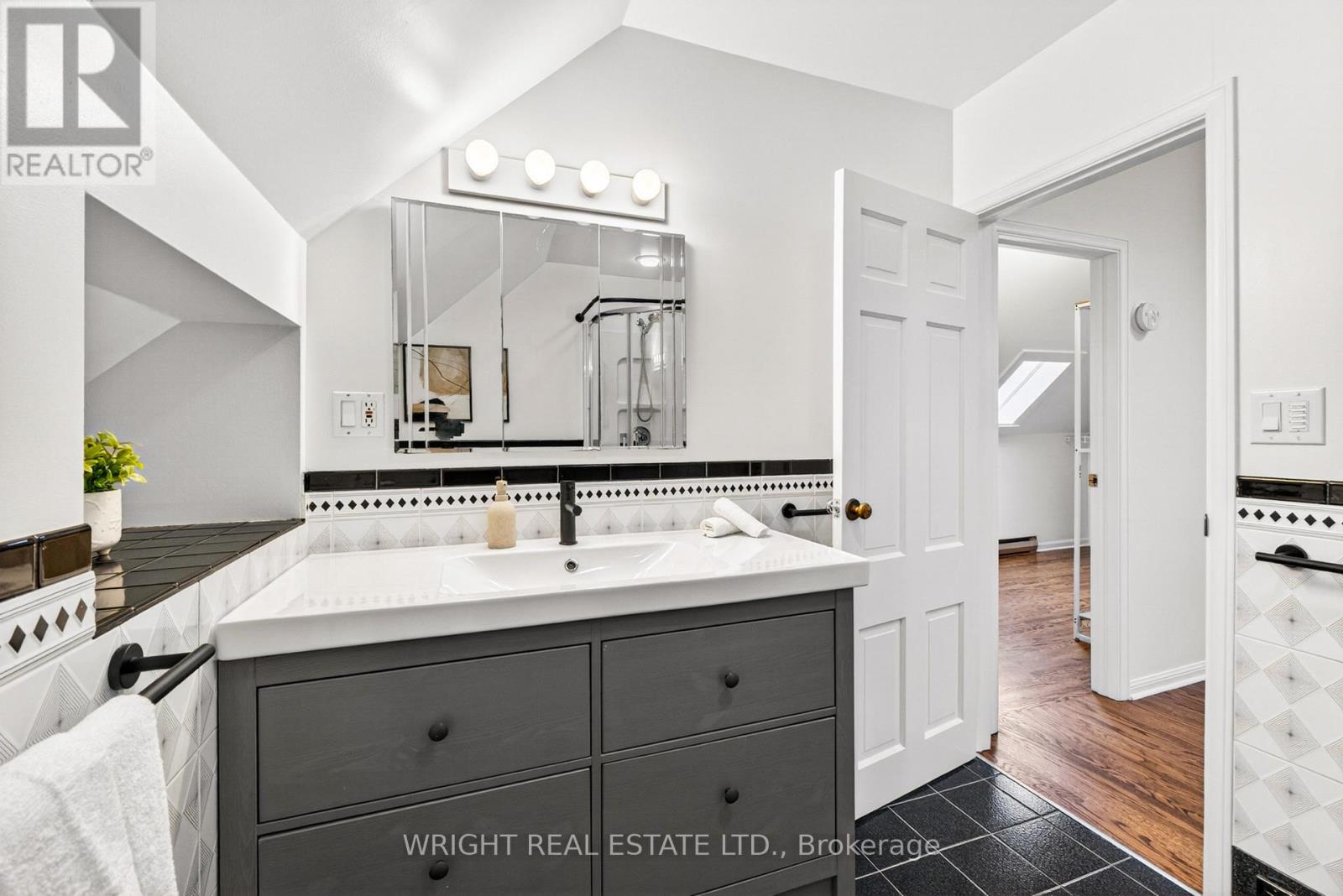 44 WALLACE STREET - 26