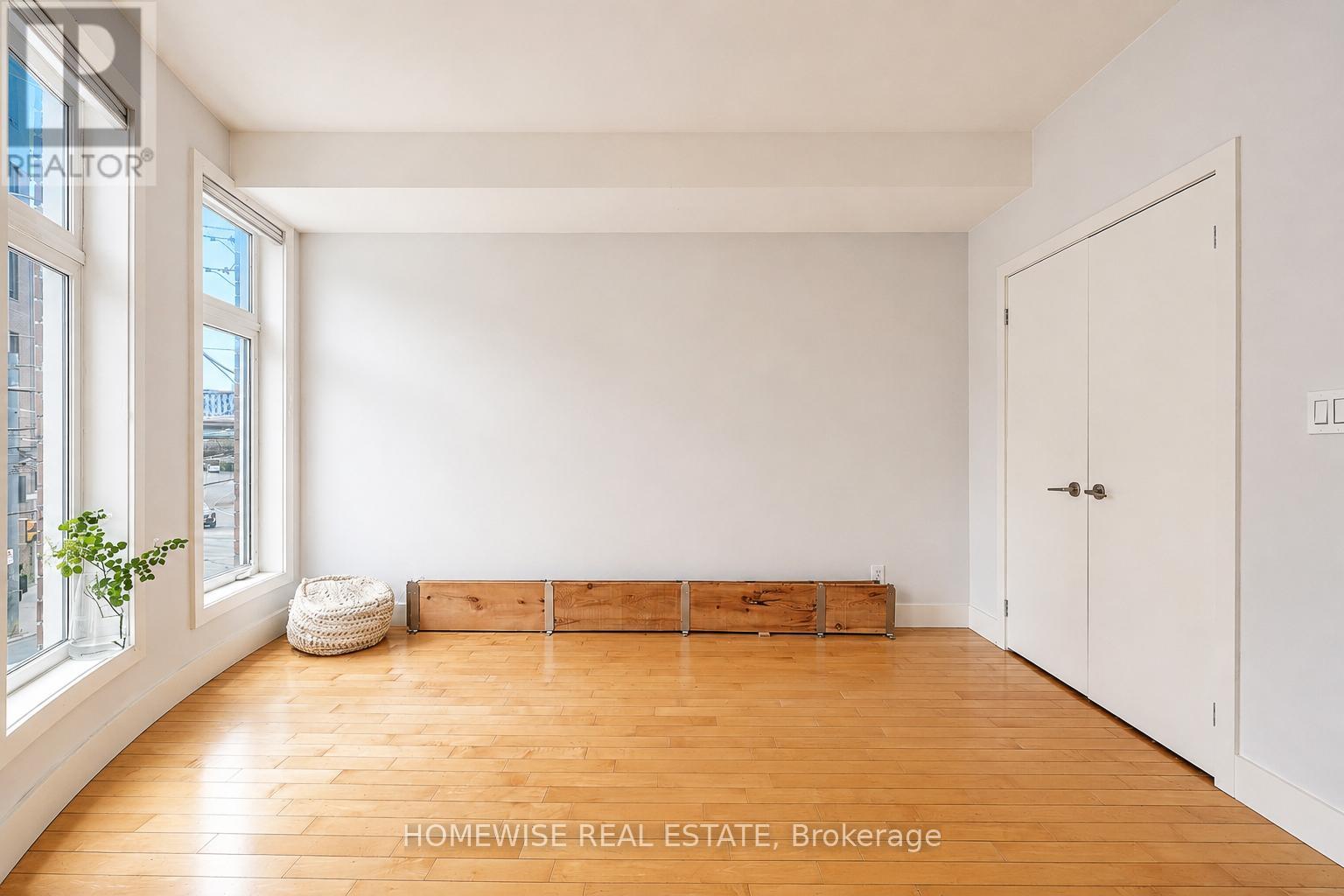 476 KING STREET E - 27