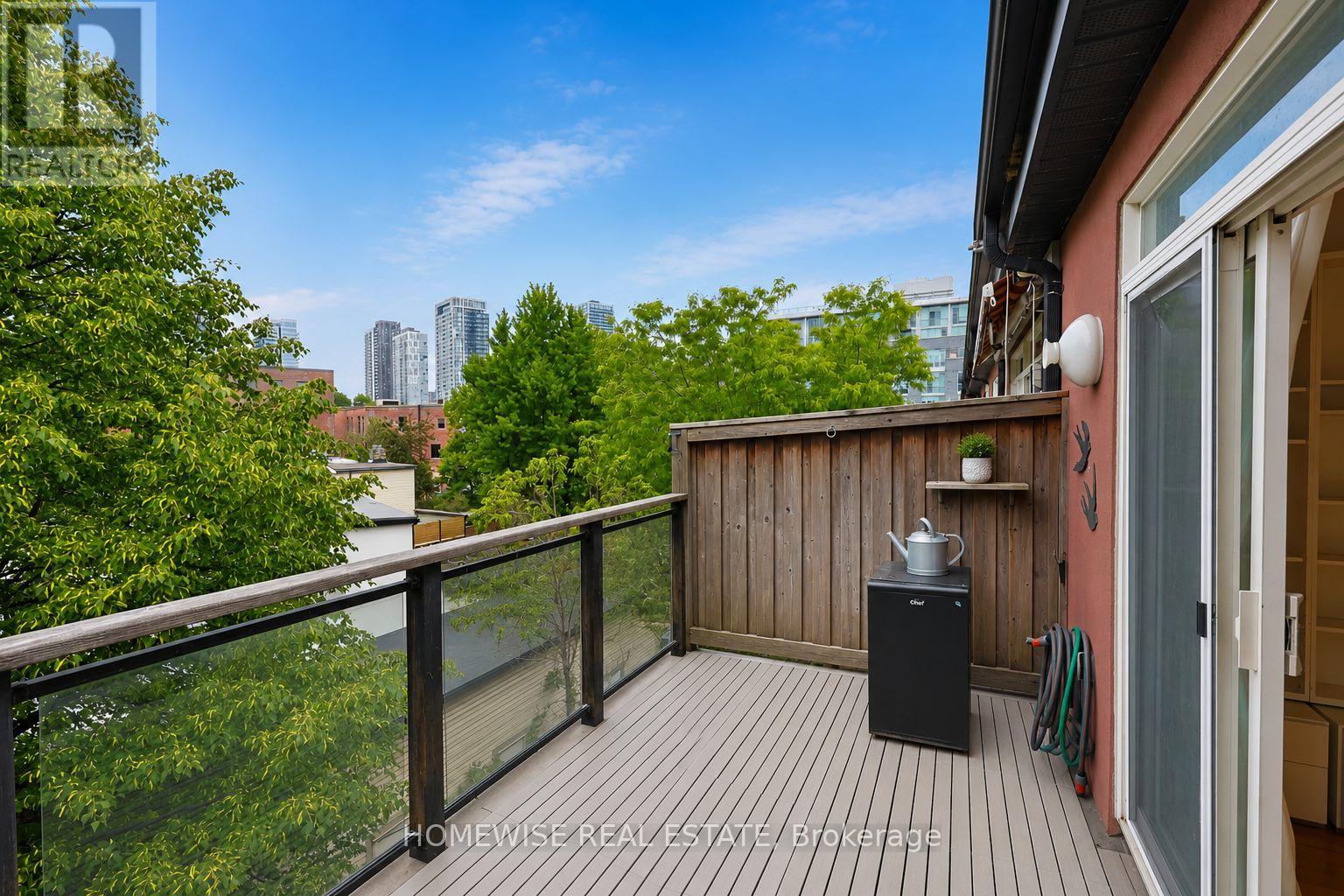 476 KING STREET E - 18