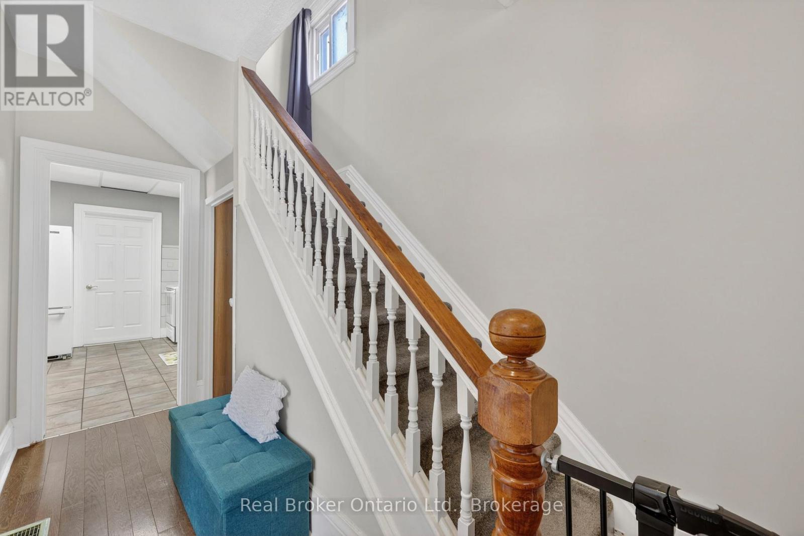 438 RUSSELL STREET - 13