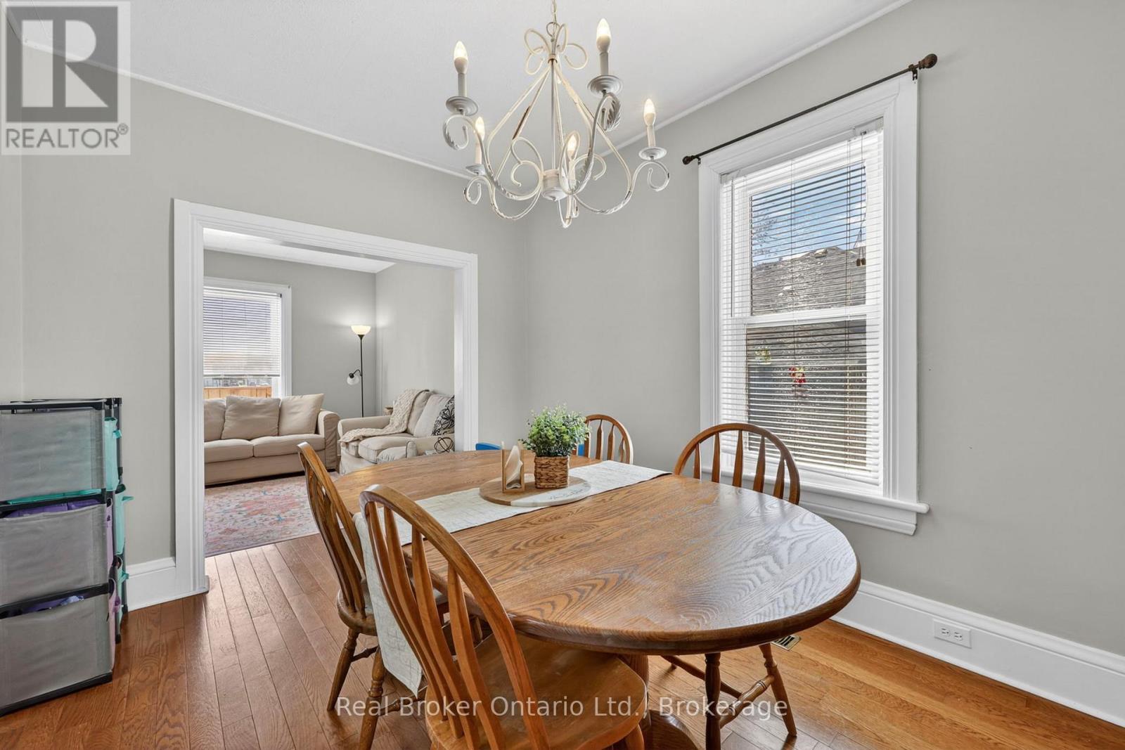 438 RUSSELL STREET - 10