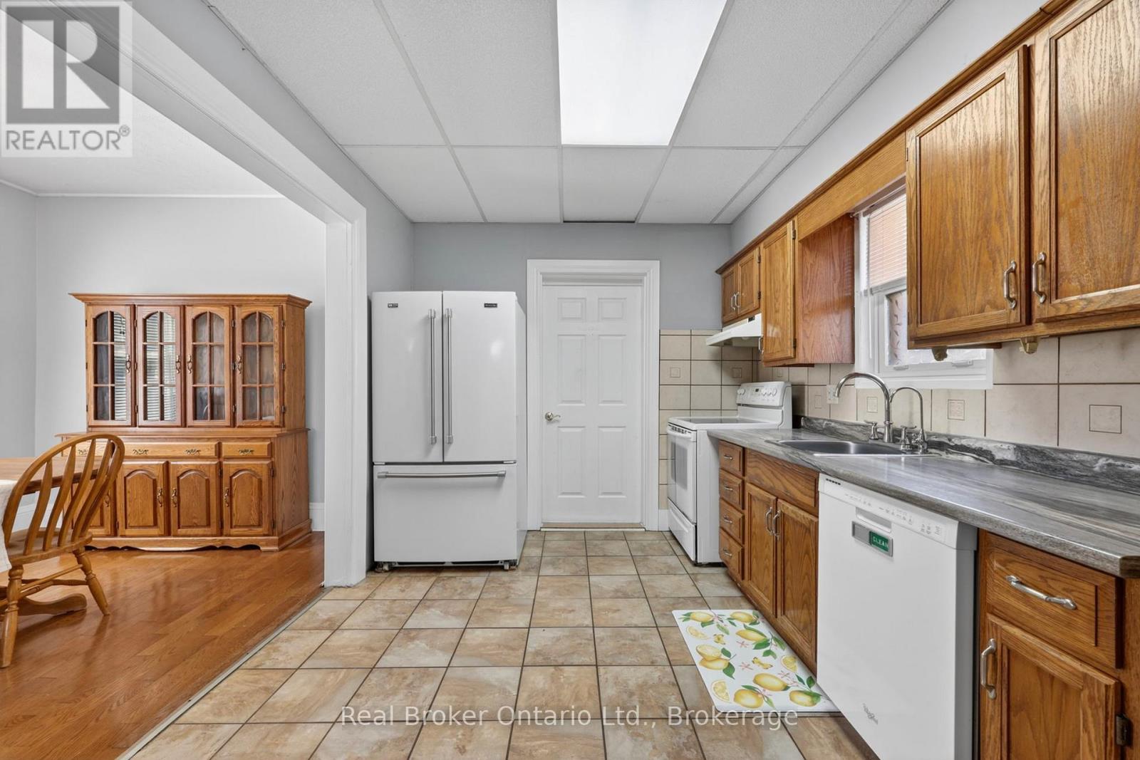 438 RUSSELL STREET - 12