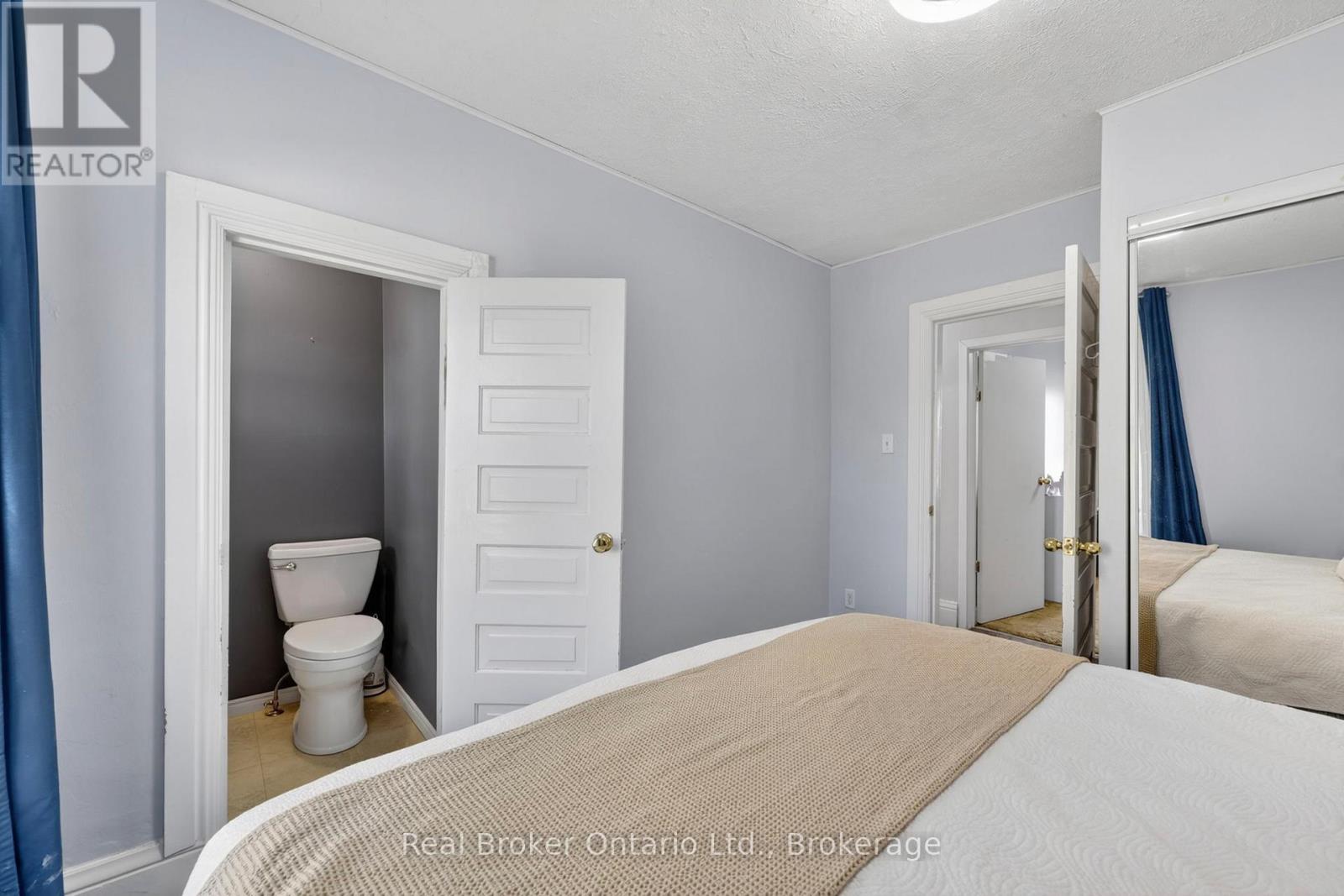 438 RUSSELL STREET - 16