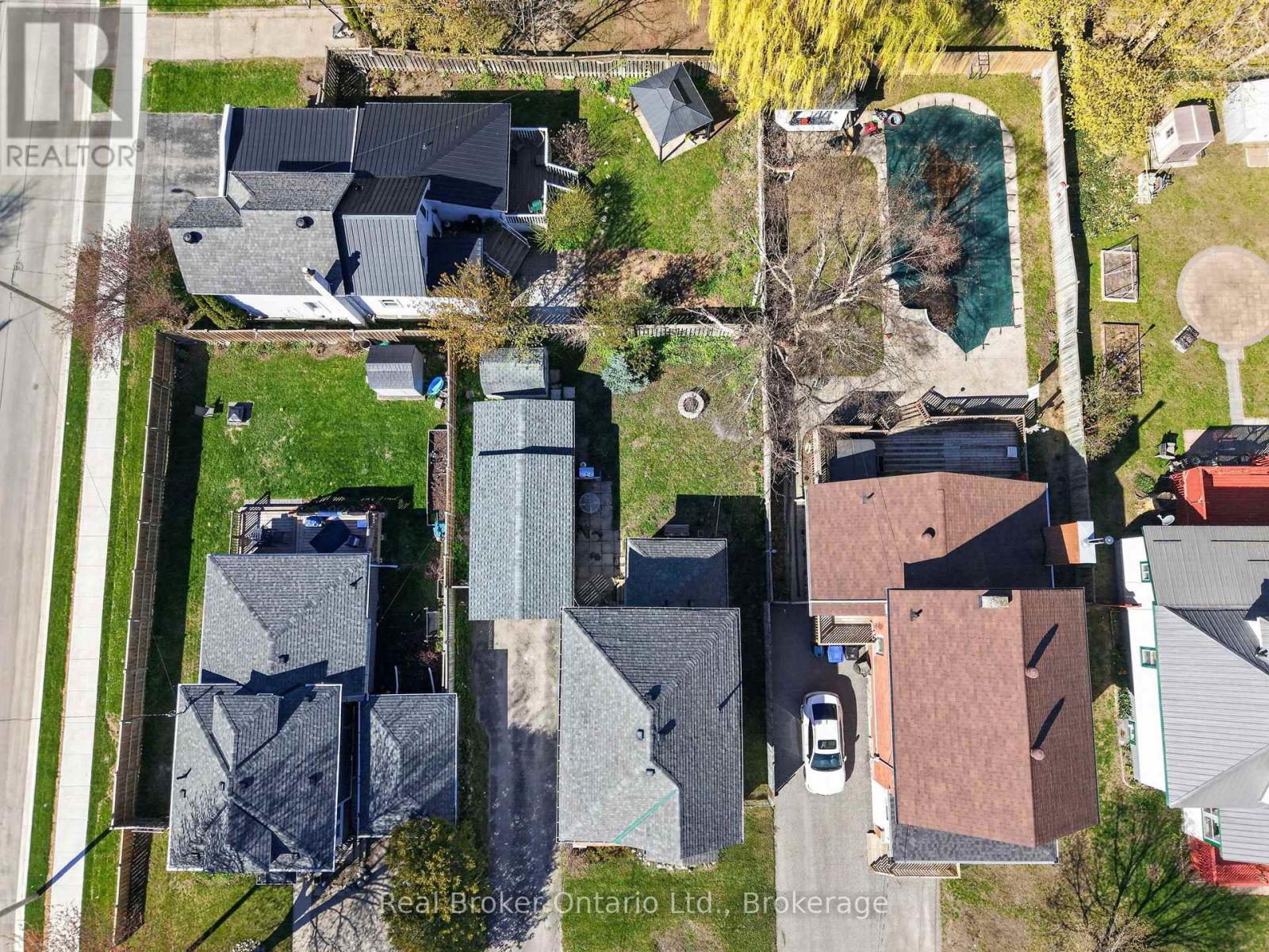 438 RUSSELL STREET - 23