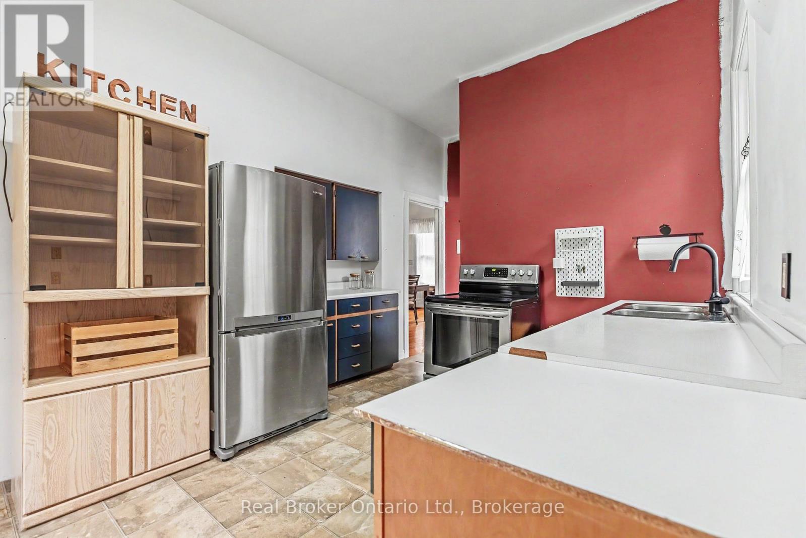 846 7TH AVENUE E - 27