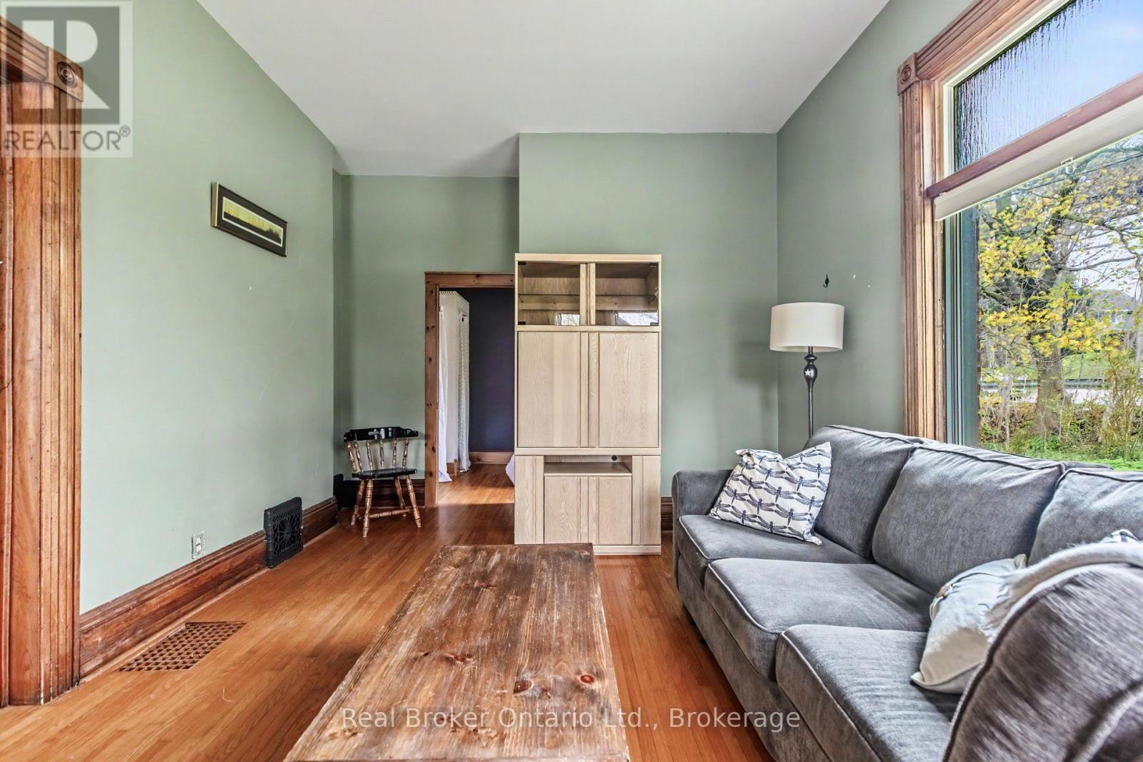 846 7TH AVENUE E - 10