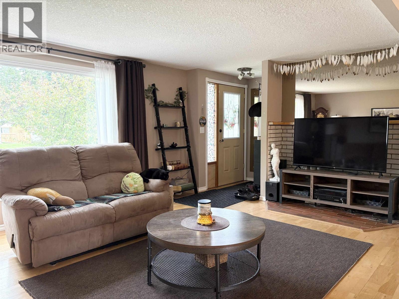 4114 CHURCHILL ROAD - 10