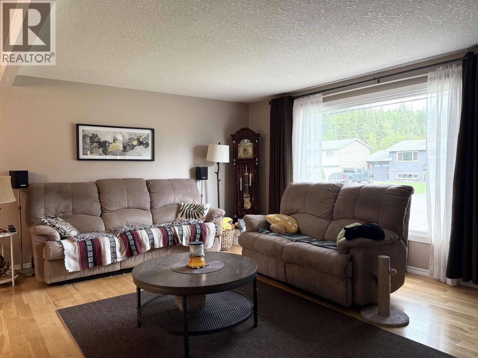 4114 CHURCHILL ROAD - 11