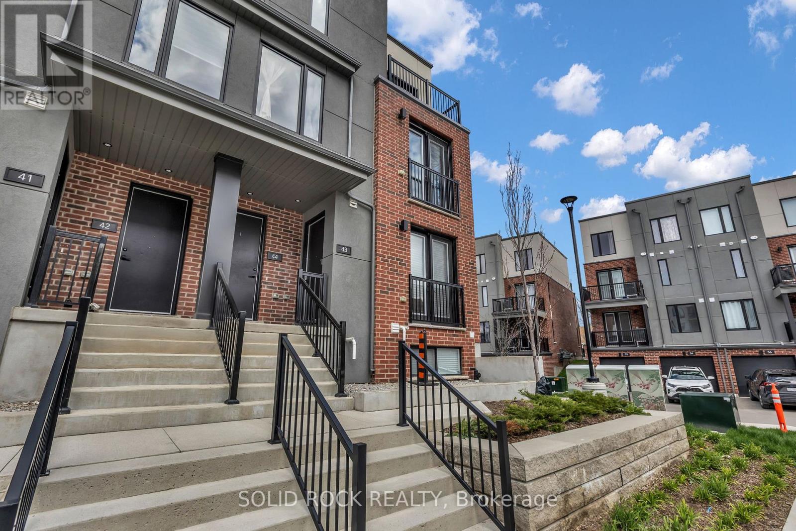 #43 99 ROGER STREET - 36