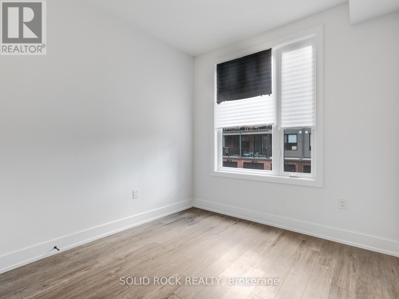 #43 99 ROGER STREET - 21