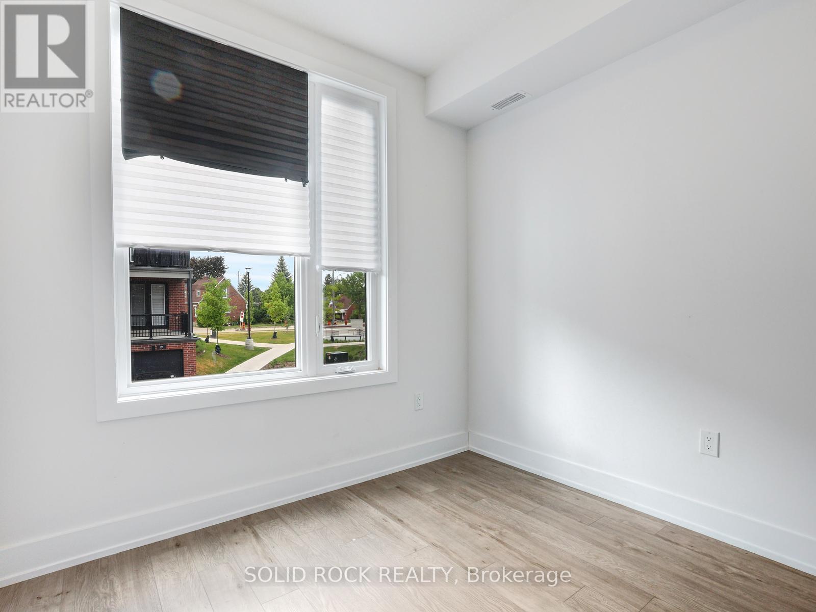 #43 99 ROGER STREET - 22
