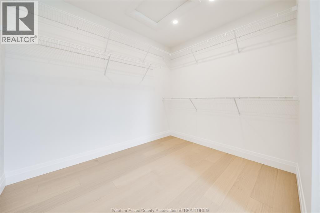 3698 FARROW AVENUE - 32