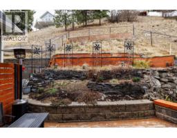 6930 Barcelona Drive, Kelowna, BC V1Z3R8 Photo 21