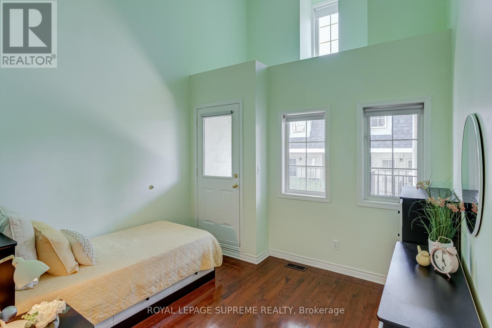 #307 64 SIDNEY BELSEY CRESCENT - 18