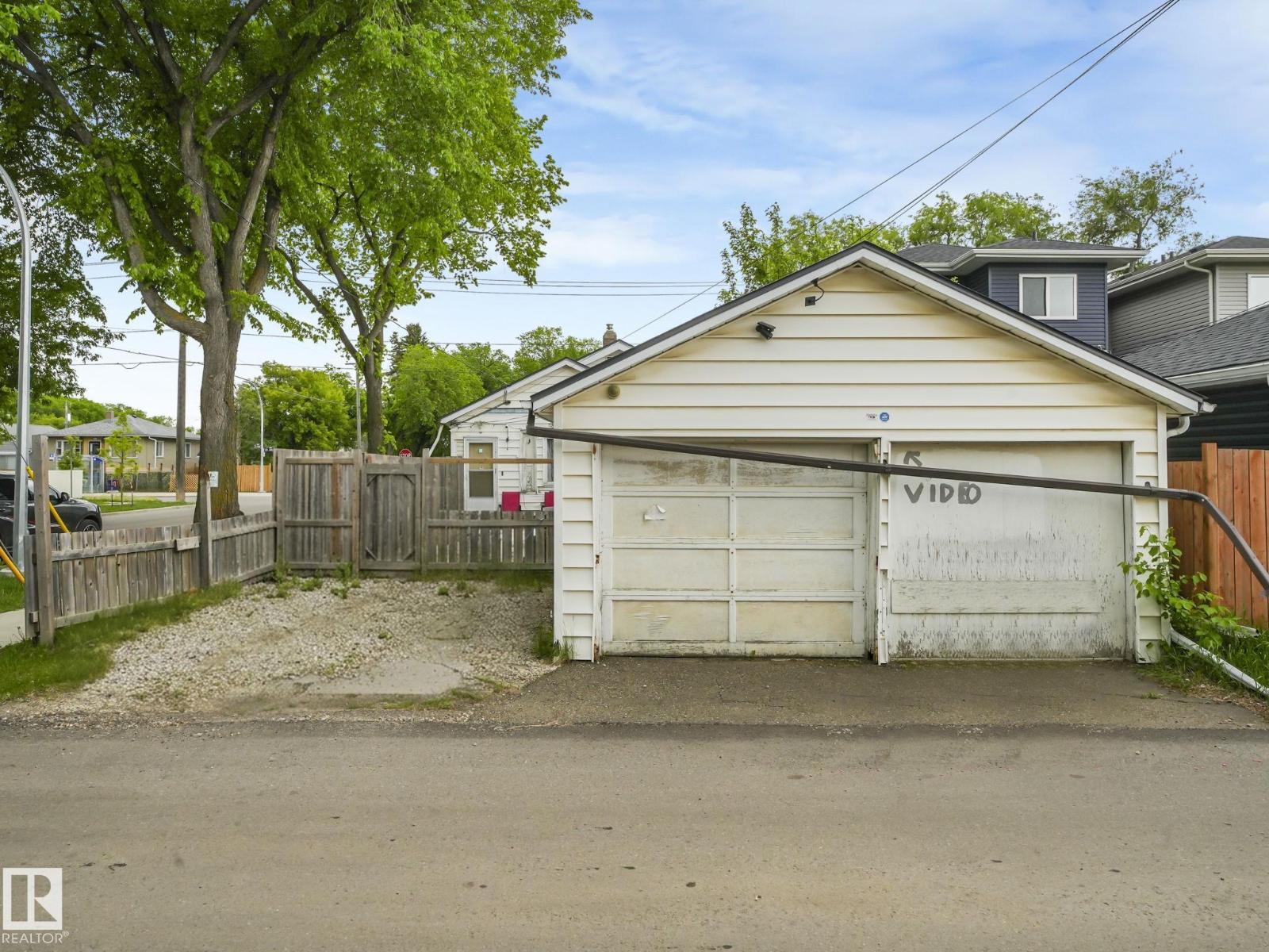 11702 129 AV NW - 30