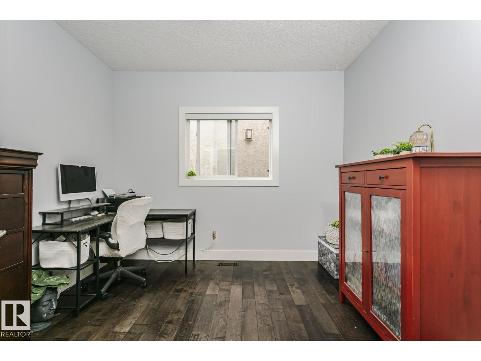 5414 64 ST - 18