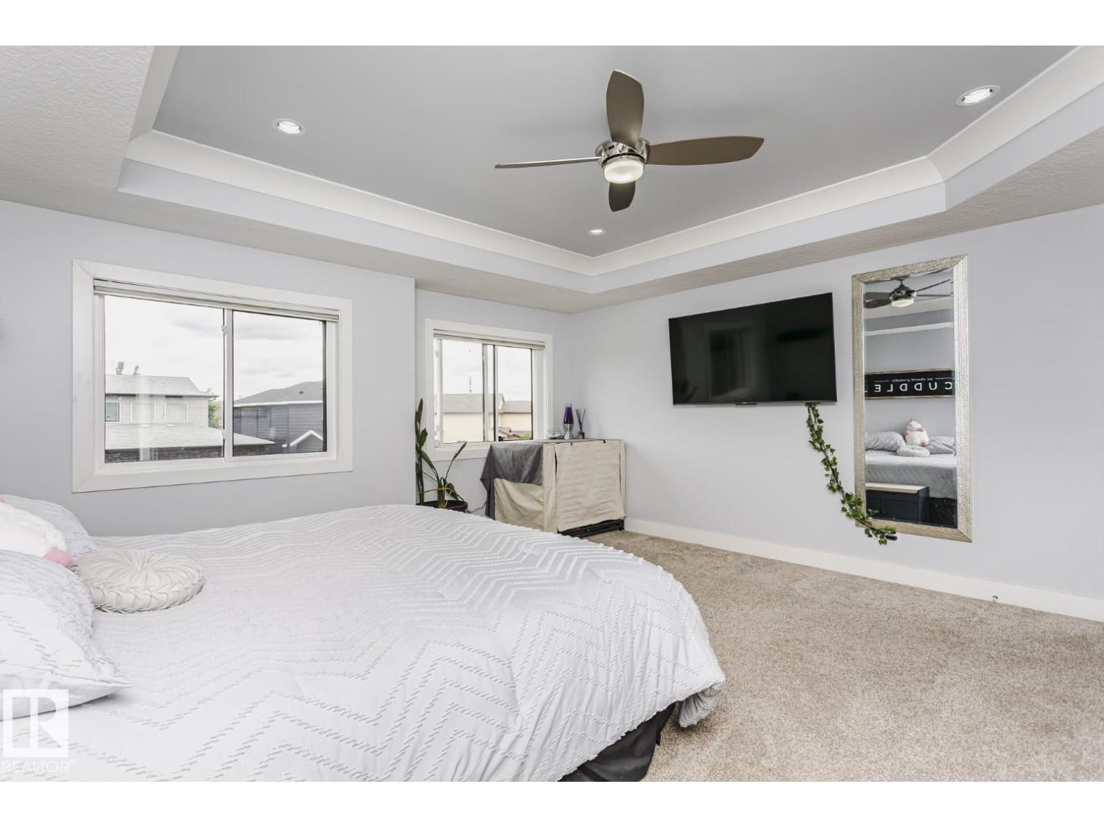 5414 64 ST - 23