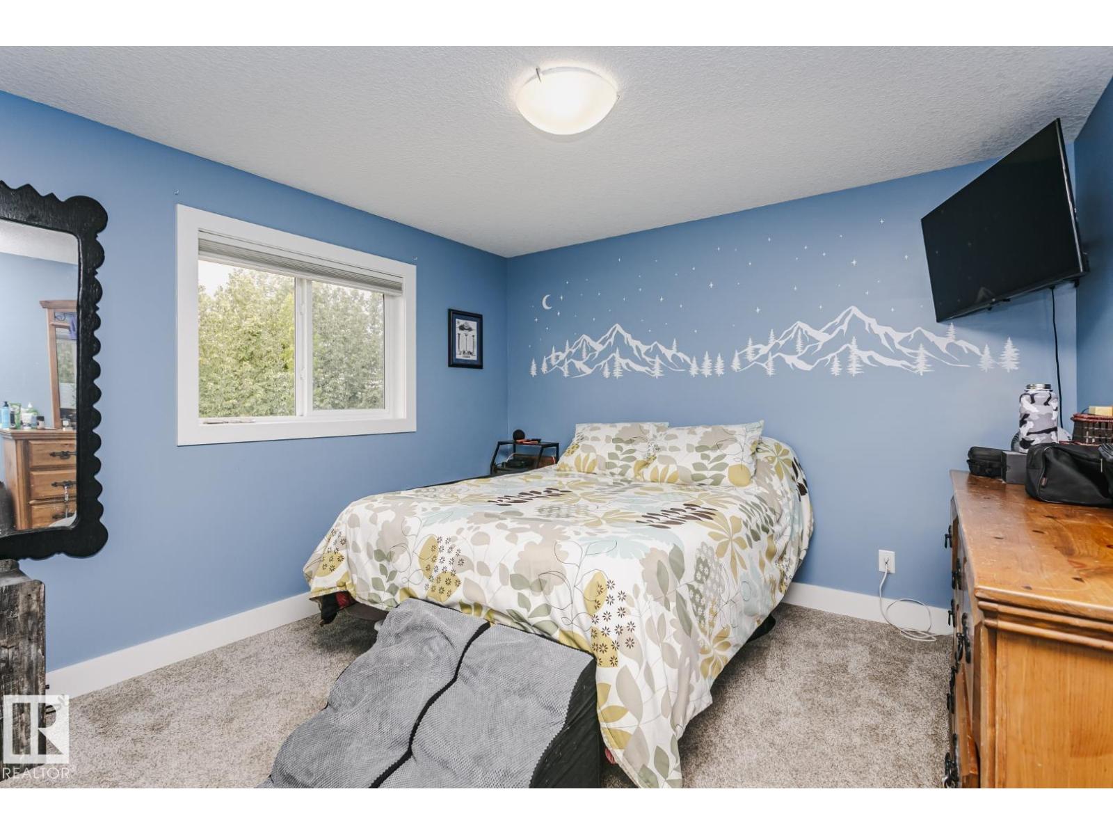5414 64 ST - 27