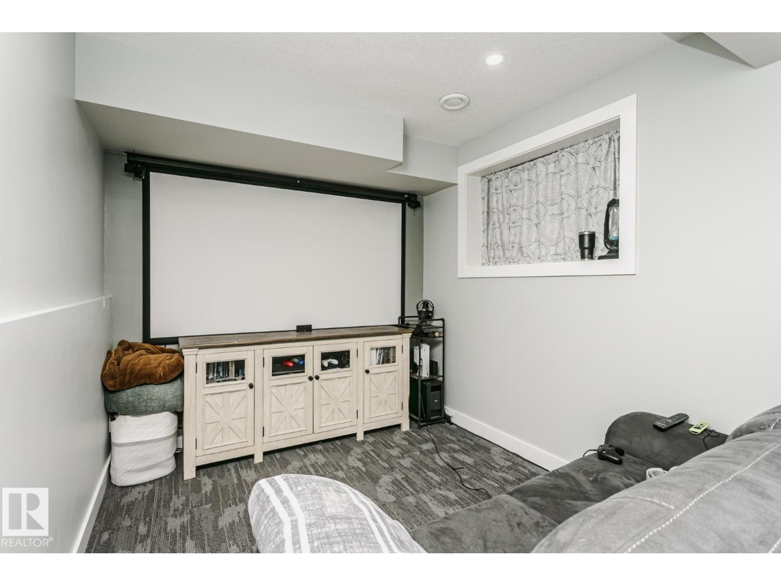 5414 64 ST - 42