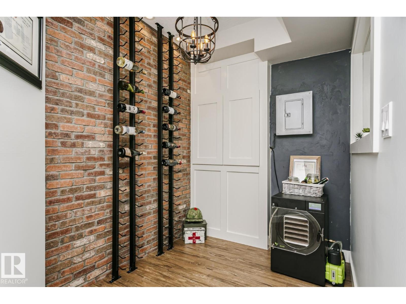 5414 64 ST - 44
