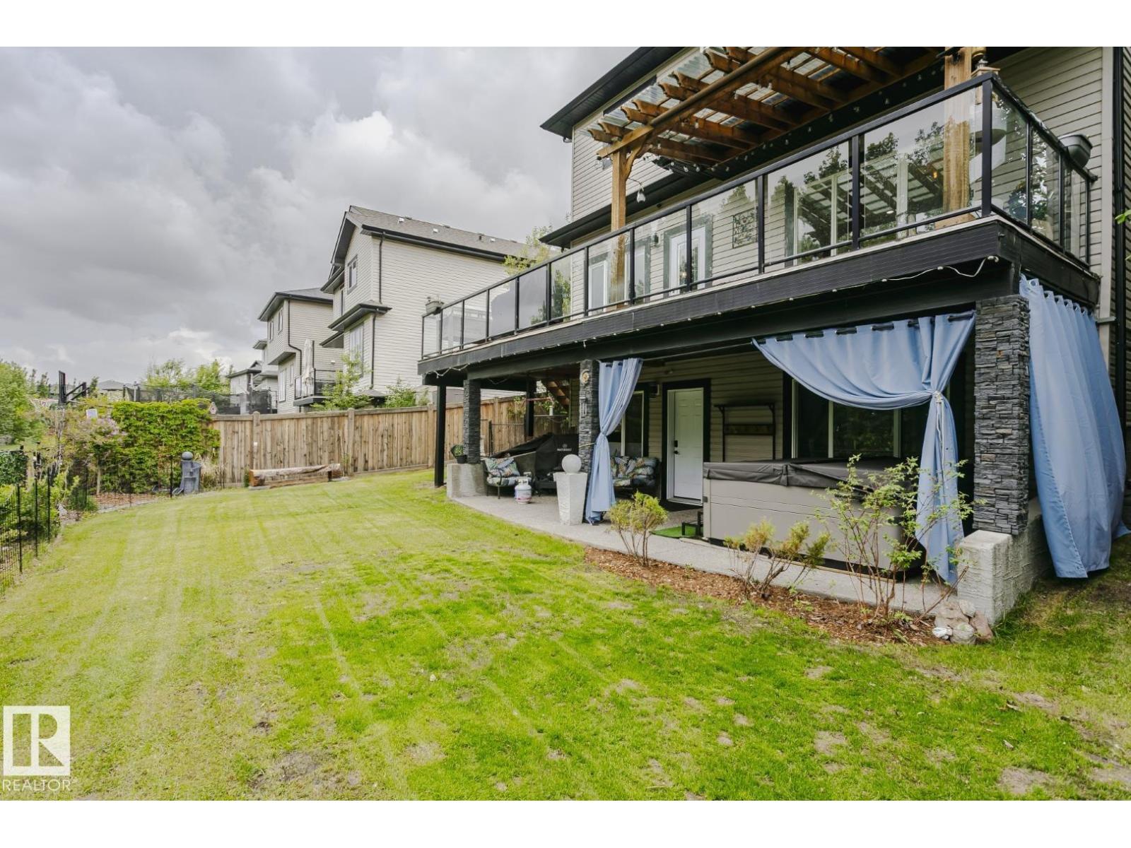 5414 64 ST - 52