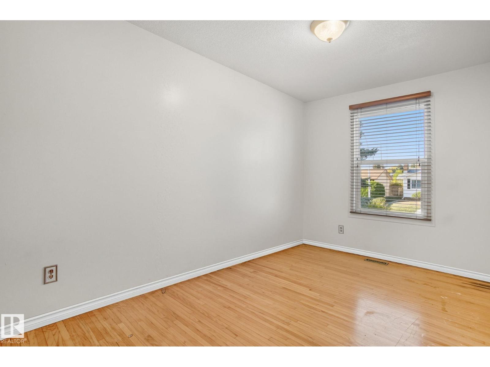 14239 53 ST NW - 22