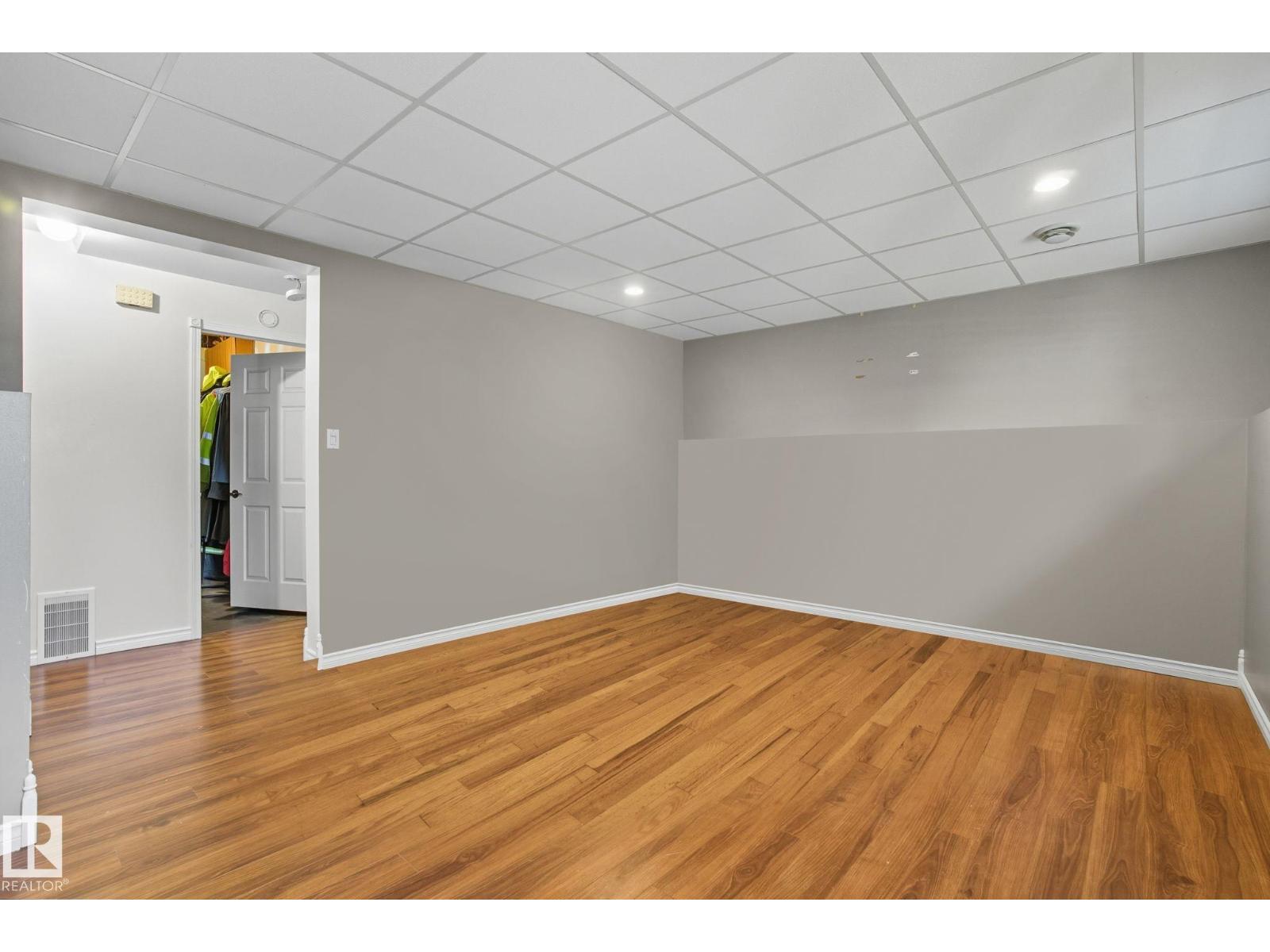 14239 53 ST NW - 30