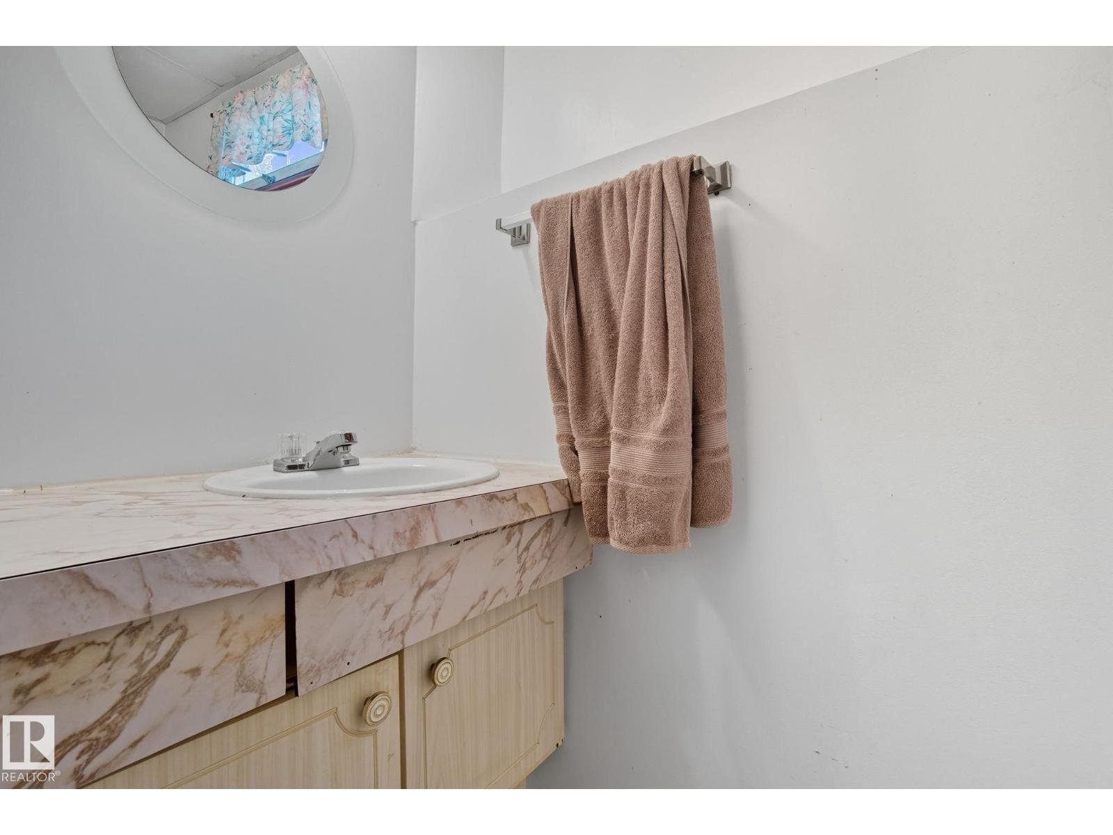 14239 53 ST NW - 34