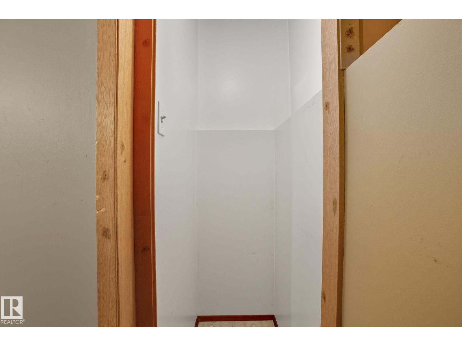 14239 53 ST NW - 36