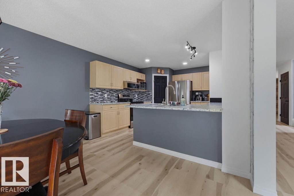 1892 ROBERTSON CR SW — photo 16