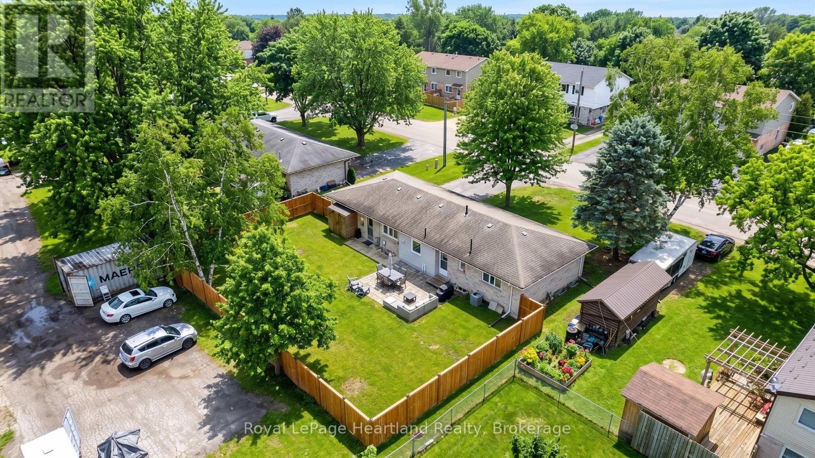 156 JOHN STREET N - Image 2