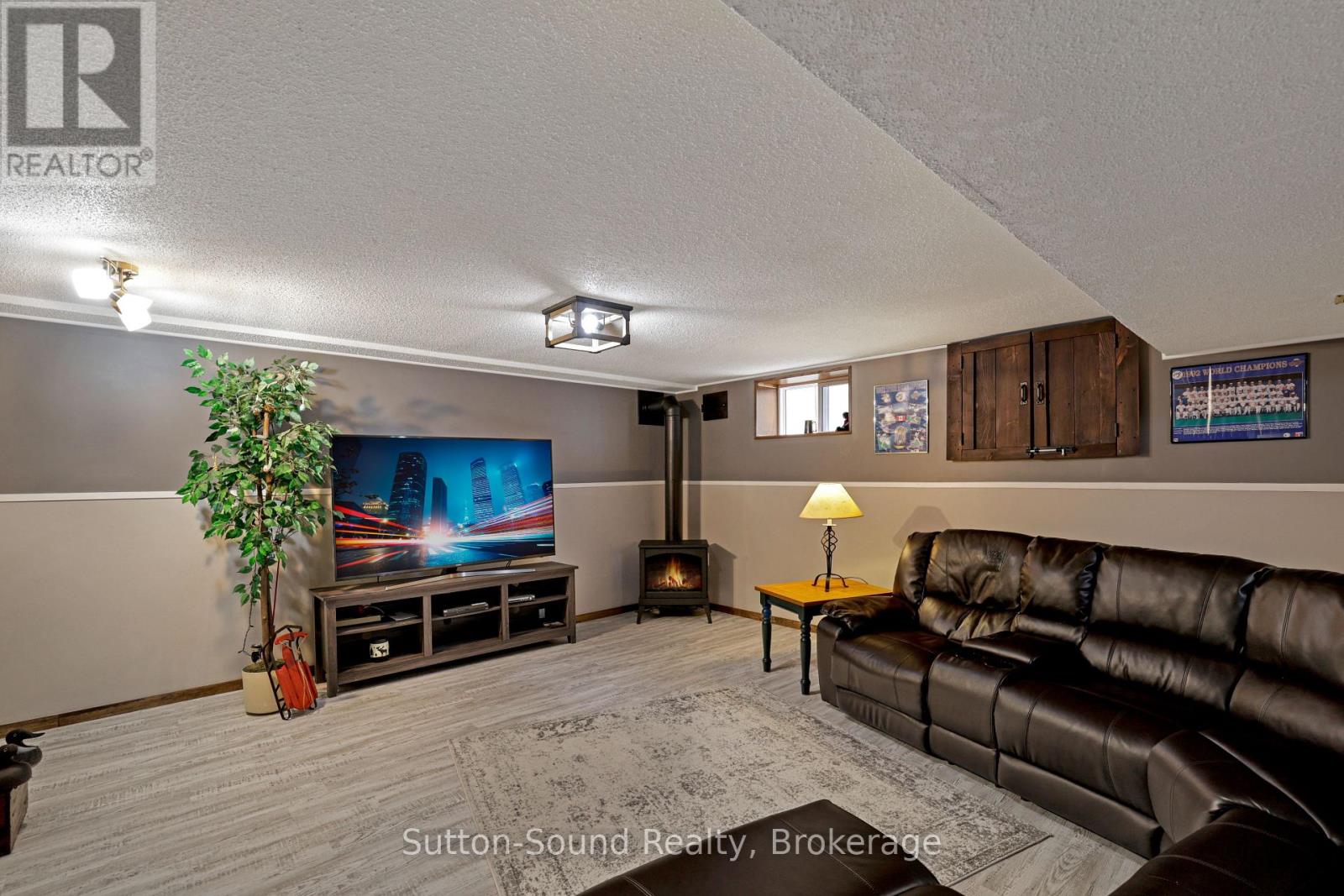 829 30TH STREET W - 17
