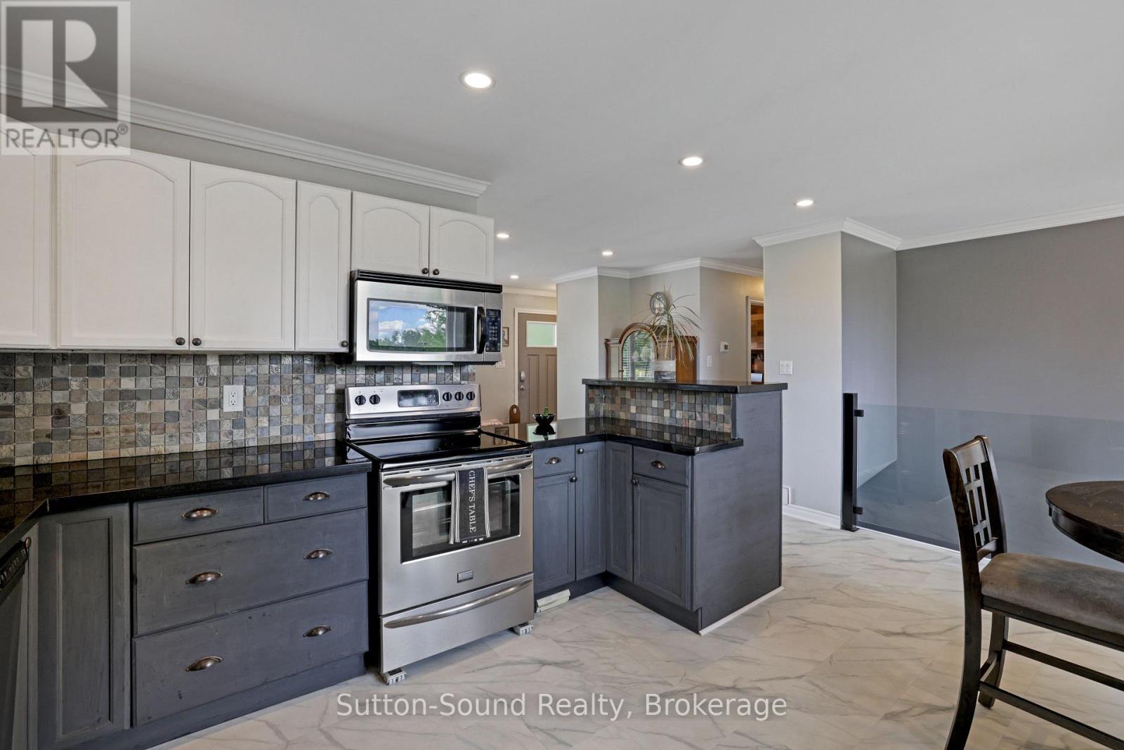 829 30TH STREET W - 9