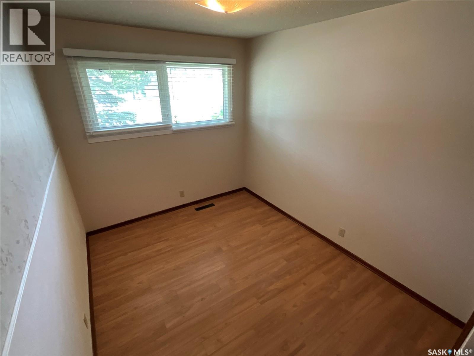 337 MCINTOSH STREET N — photo 18
