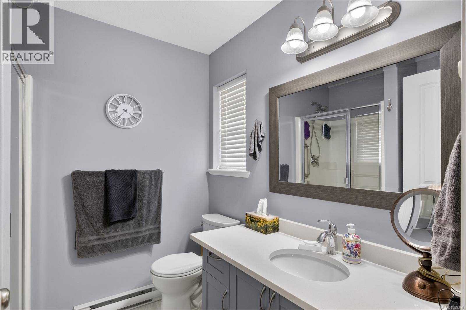 #51 2728 1st St - 26