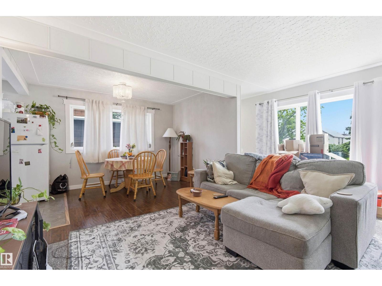 7412/7414 83 AV NW - photo 2