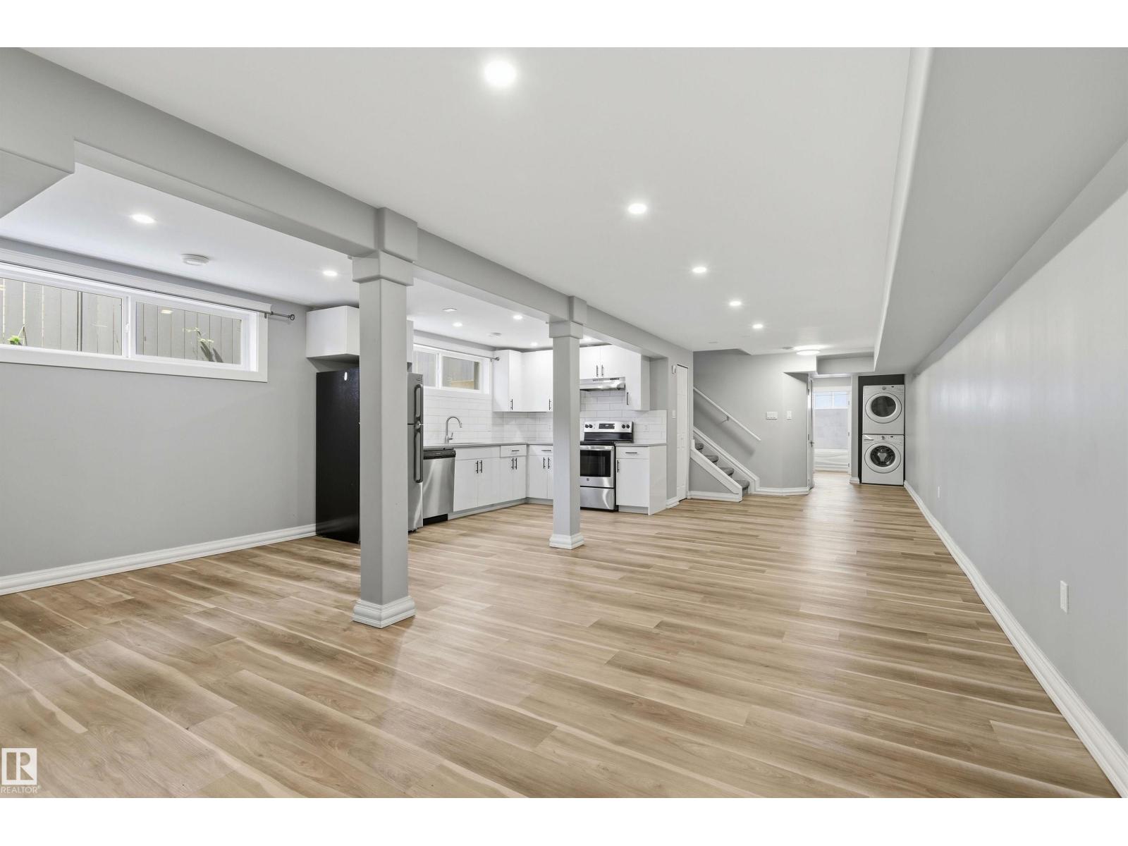 7412/7414 83 AV NW - 25