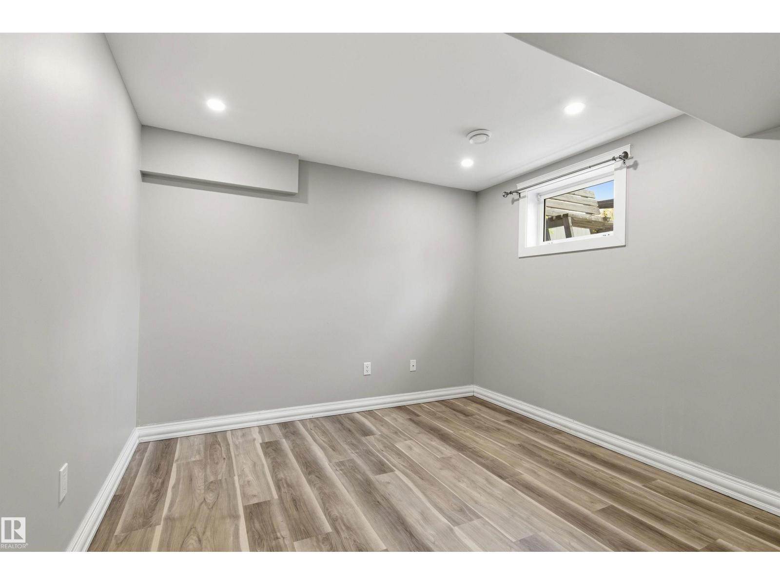 7412/7414 83 AV NW - 29