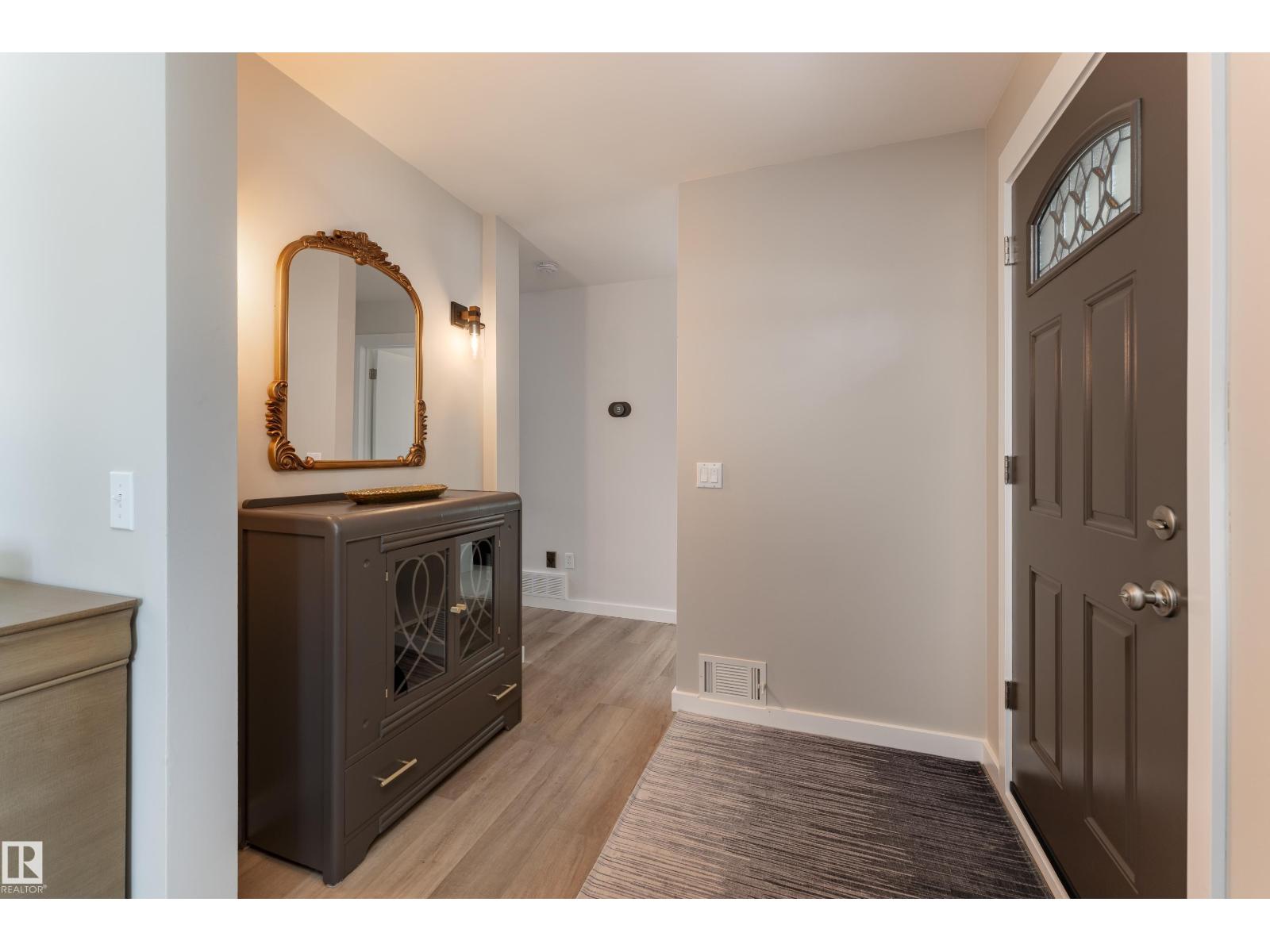 7223 95 AV NW — photo 13