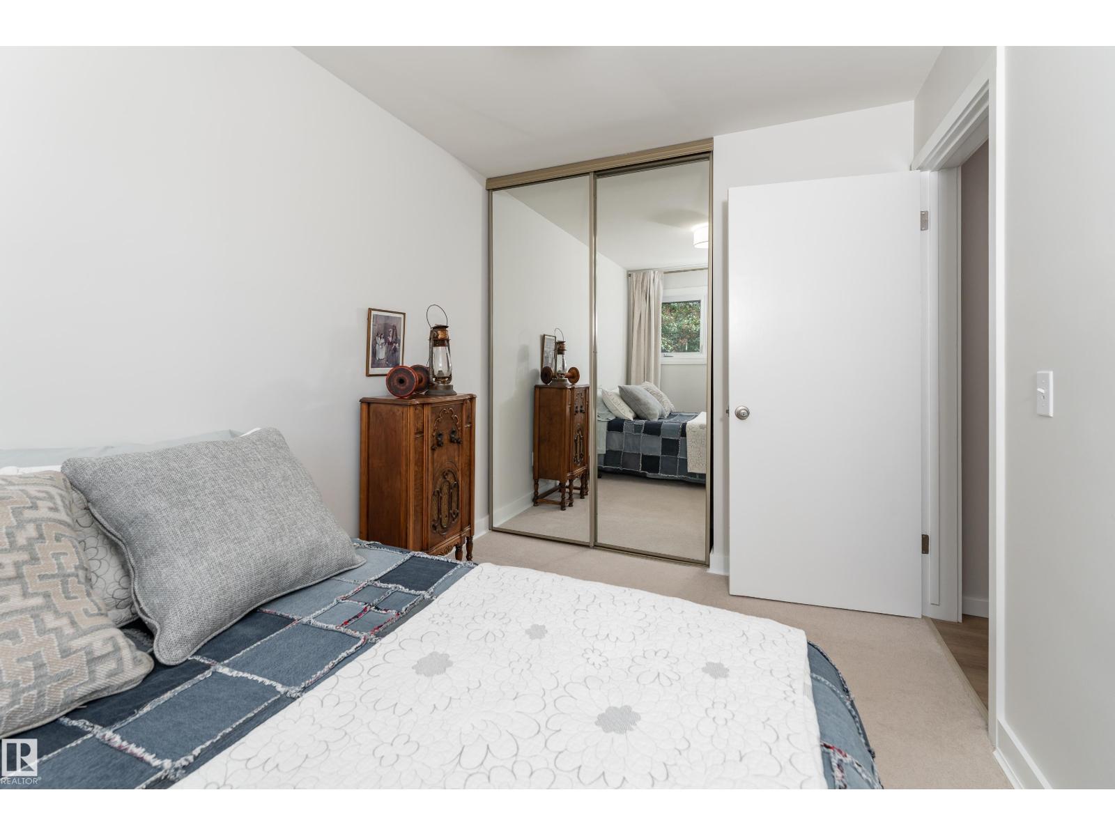 7223 95 AV NW — photo 17