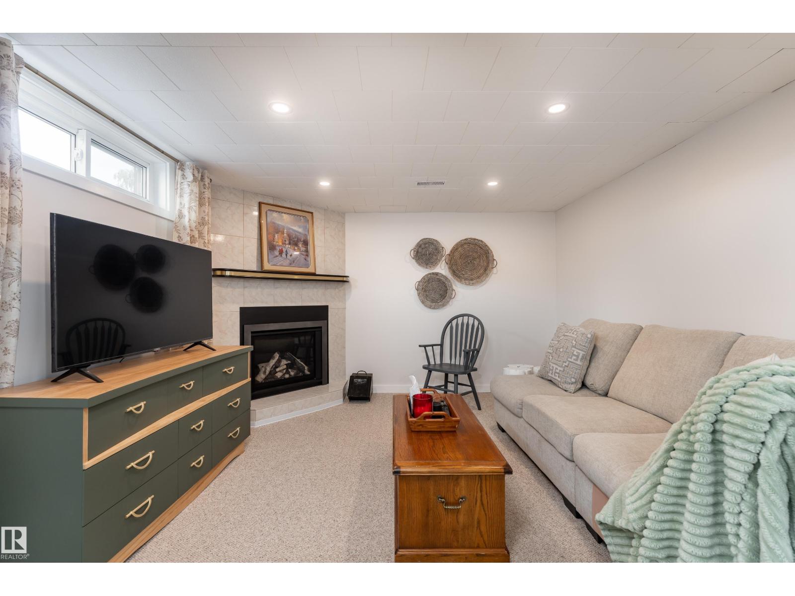 7223 95 AV NW — photo 20