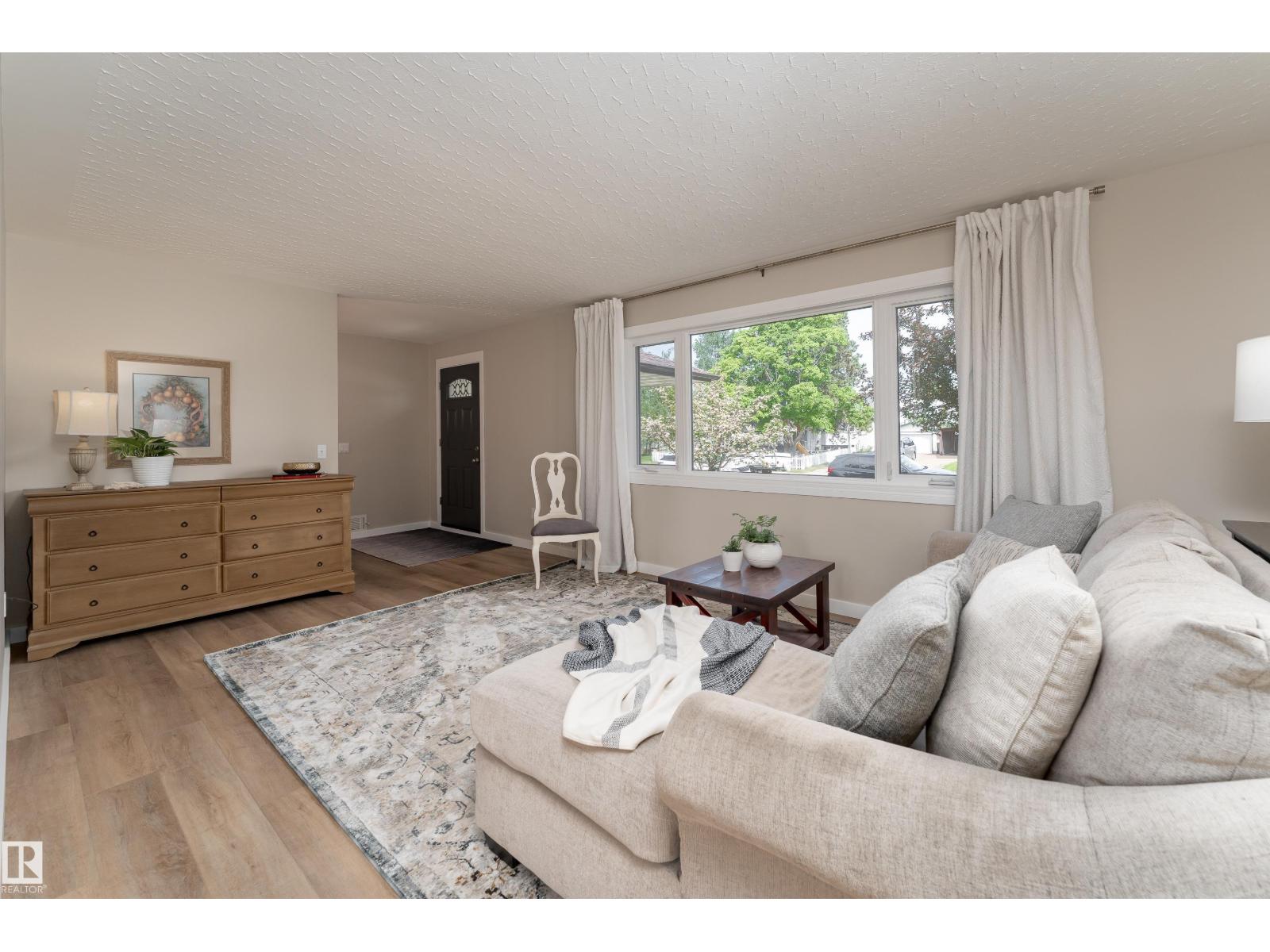 7223 95 AV NW - photo 3