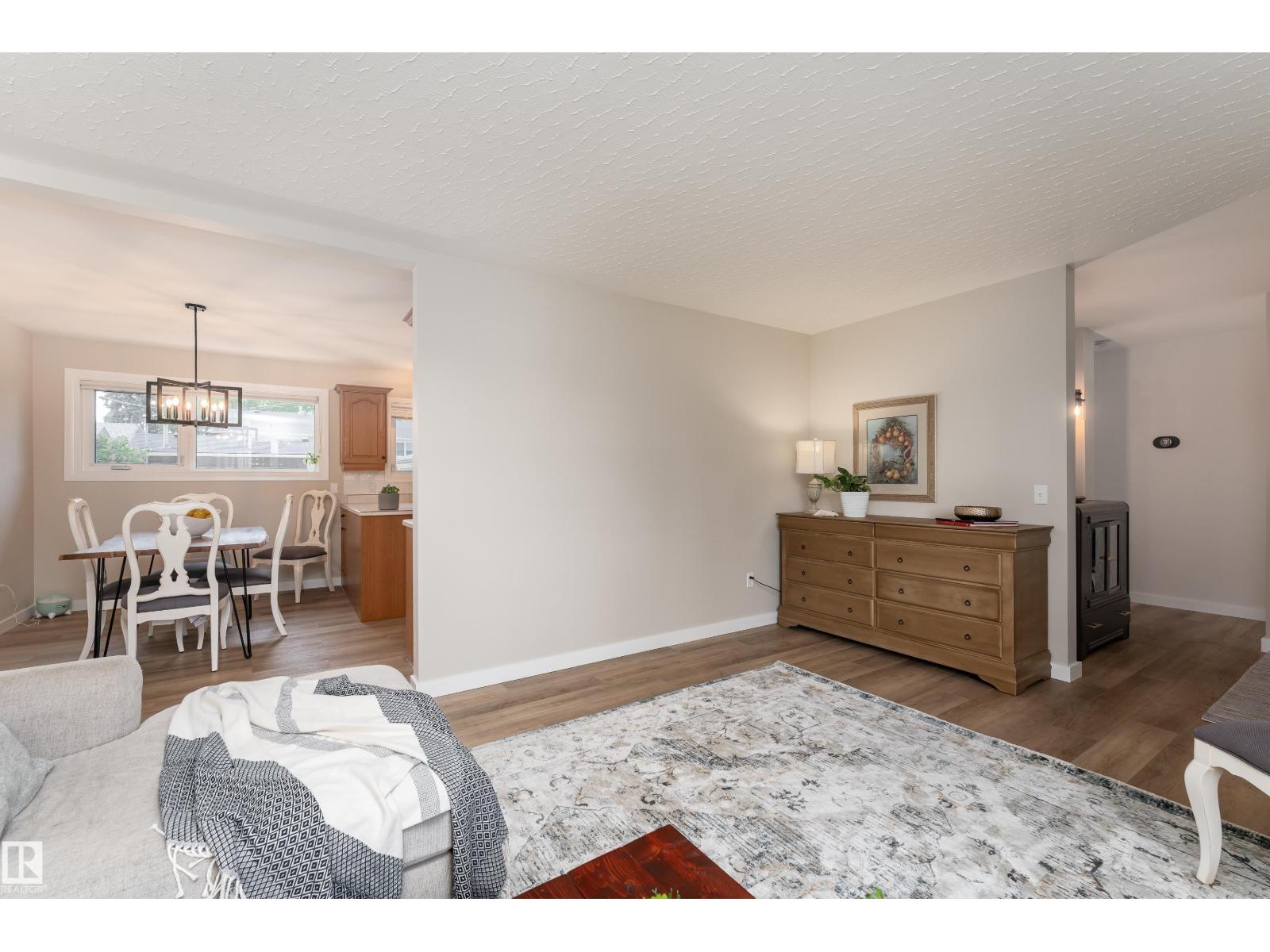 7223 95 AV NW - photo 5