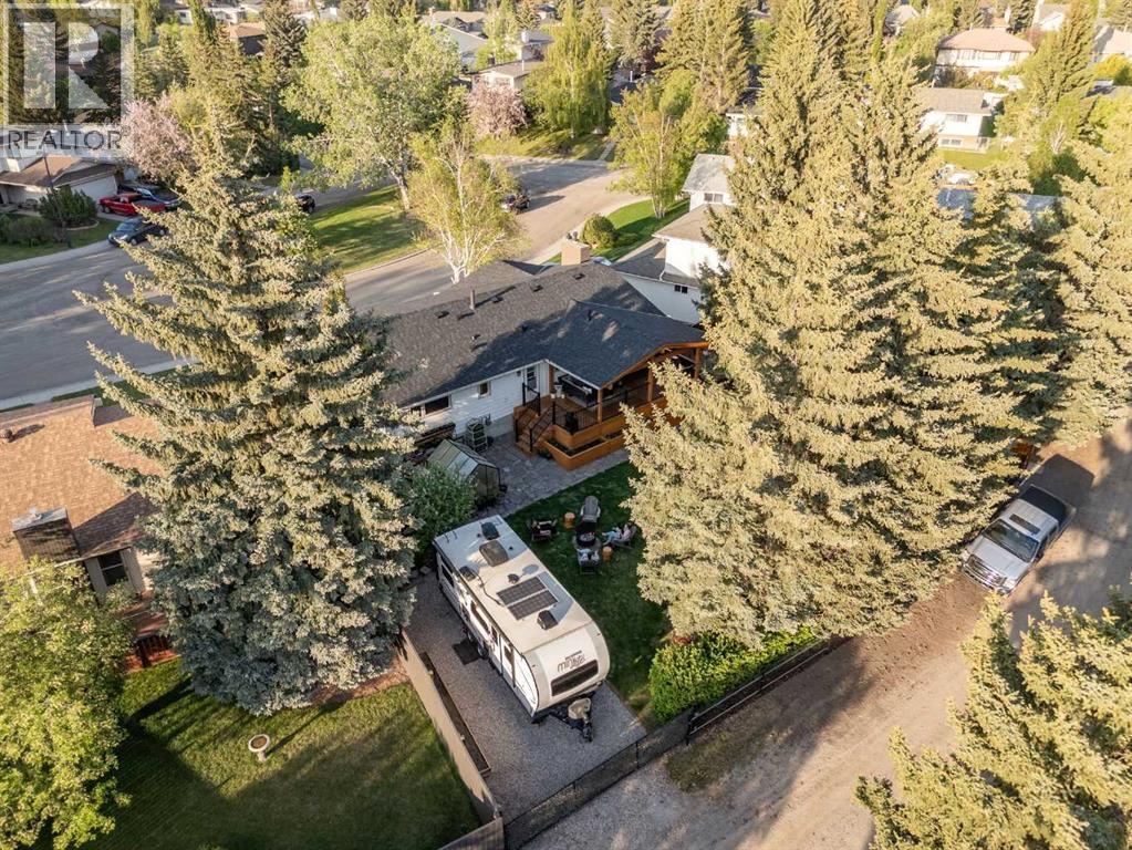 111 Silvergrove Green NW — photo 39