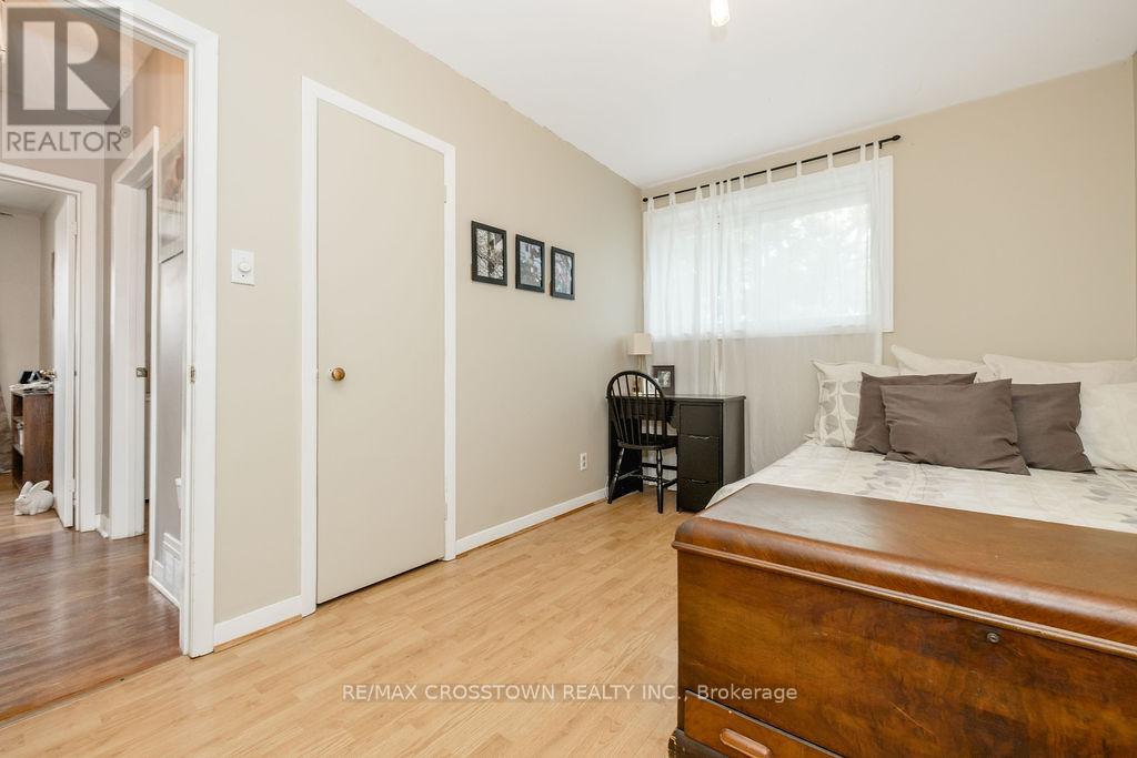 865 KROSNO BOULEVARD - 23